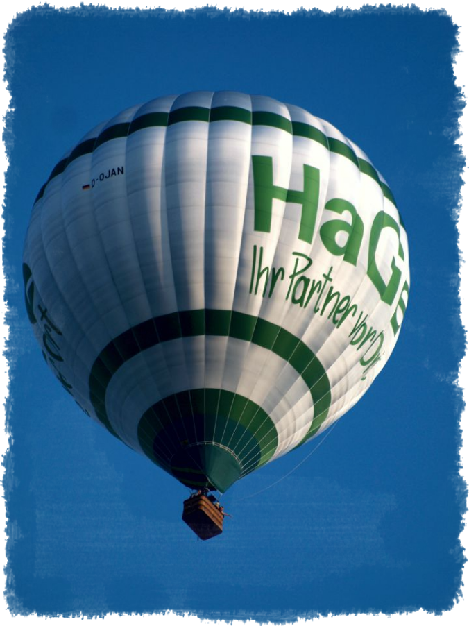 Heissluftballon startet vom Flugplatz Rechlin-Lärz. 